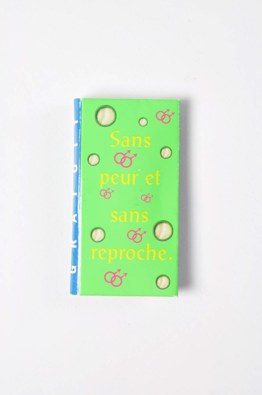 Bertrand Delanoë Etui de préservatif "Sans peur et sans reproche." Île-de-France, France 1996 2002.112.95.1-2 Photo Mucem