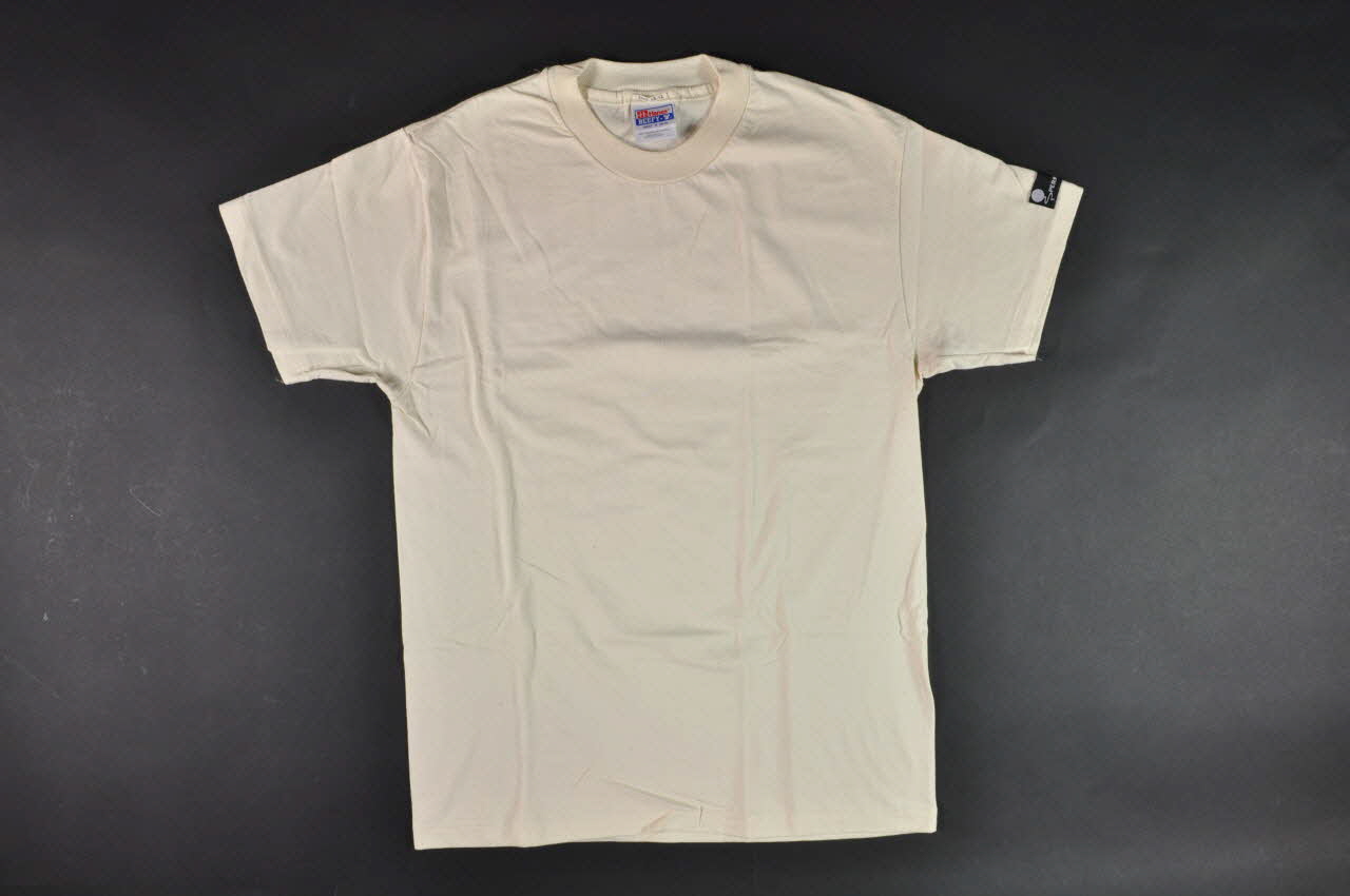 T-shirt T-shirt "préservatif enfermant un spermatozoïde" 2002.113.12 Photo Mucem