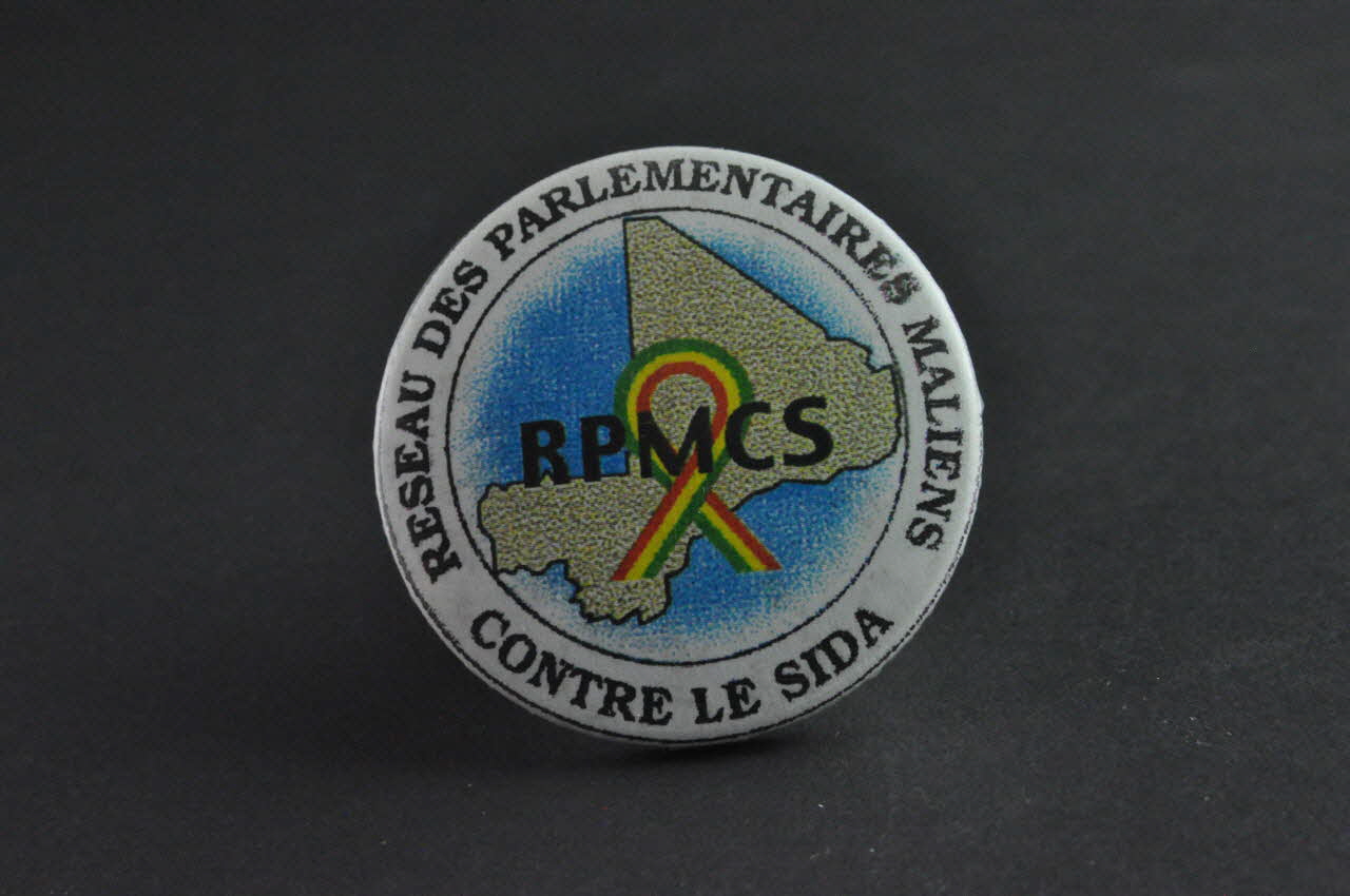 badge Réseau des parlementaires maliens contre le sida 2002.114.1 Photo Mucem