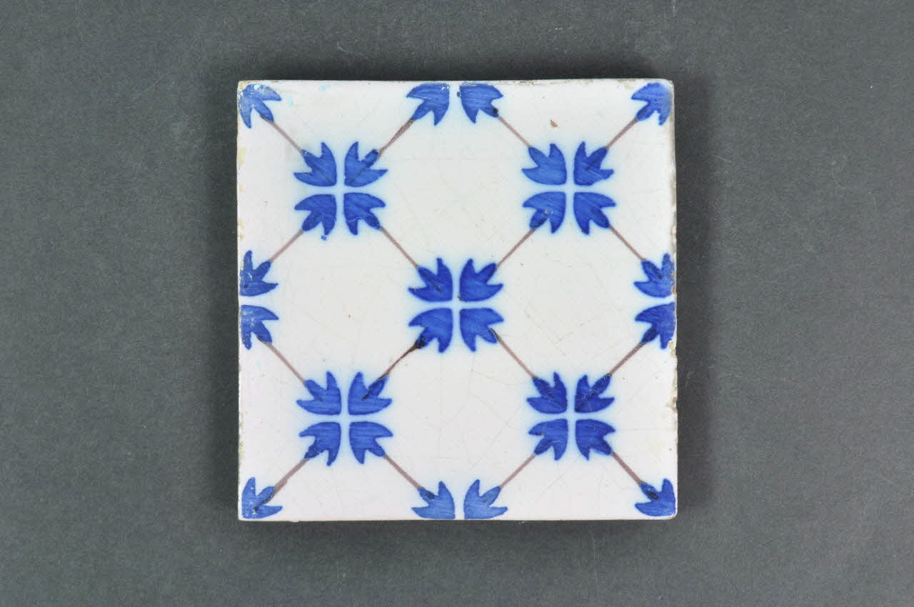 Pépin-Petitpas; carreau de céramique Picardie, France 1899 2000.52.11.113 Photo Mucem
