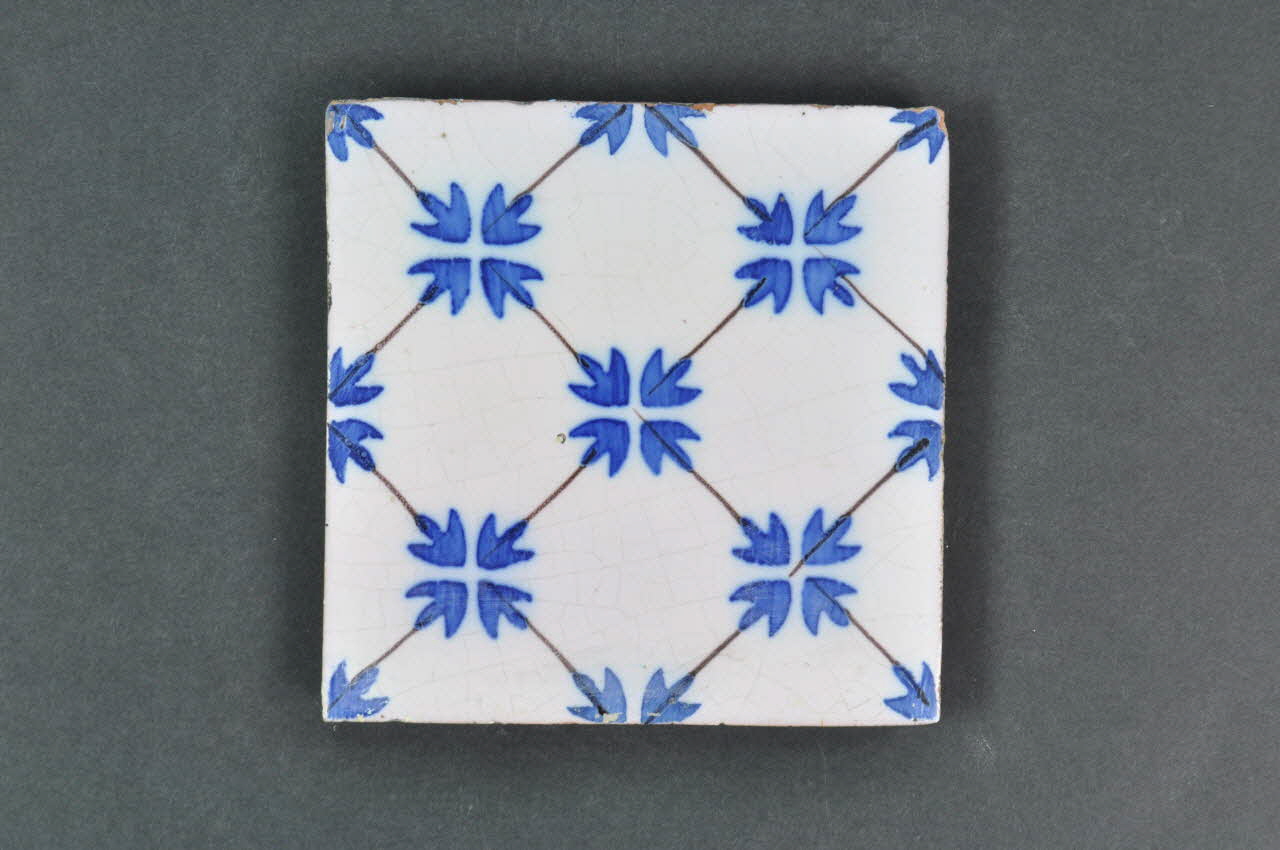 Pépin-Petitpas; carreau de céramique Picardie, France 1899 2000.52.11.20 Photo Mucem