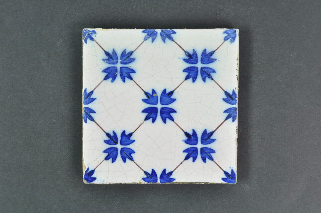 Pépin-Petitpas; carreau de céramique Picardie, France 1899 2000.52.11.21 Photo Mucem
