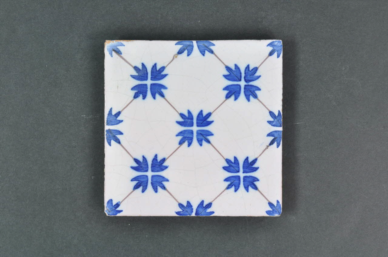 Pépin-Petitpas; carreau de céramique Picardie, France 1899 2000.52.11.26 Photo Mucem