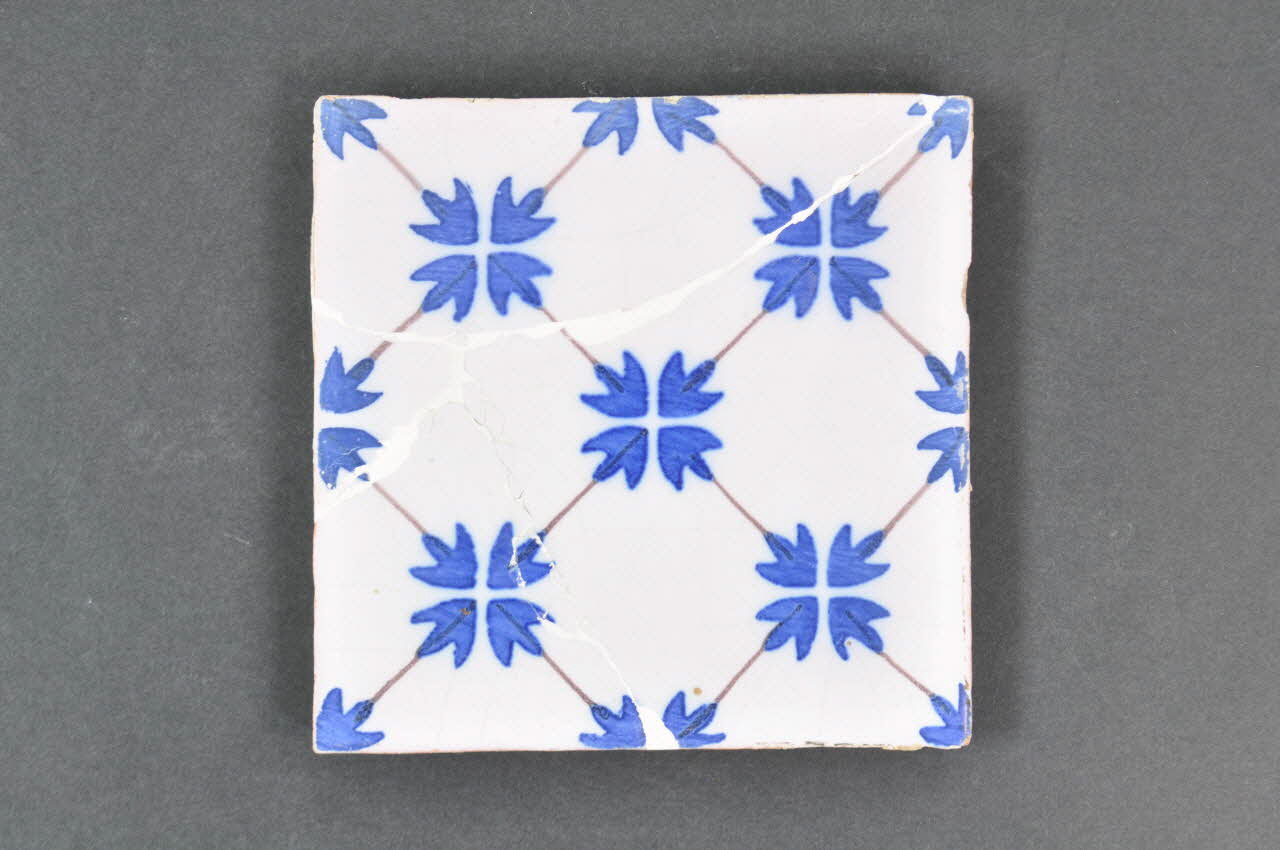 Pépin-Petitpas; carreau de céramique Picardie, France 1899 2000.52.11.60 Photo Mucem