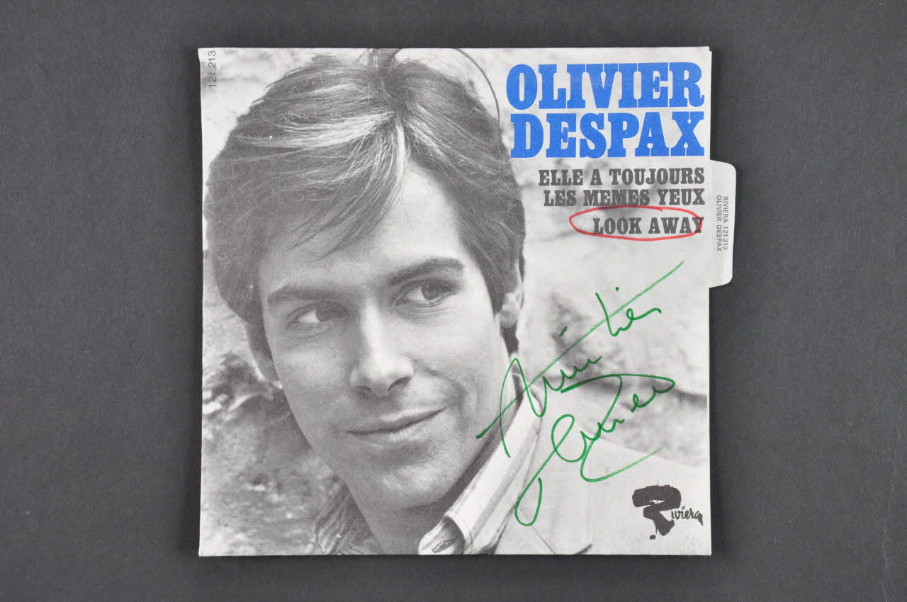 pochette de disque Look away 2001.69.16.1057 Photo Mucem