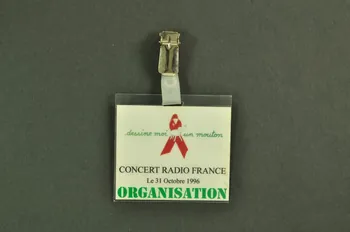 Association Dessine-Moi Un Mouton badge "Dessine-moi un mouton" Île-de-France, France 1996/10/31 2002.115.9 Photo Mucem