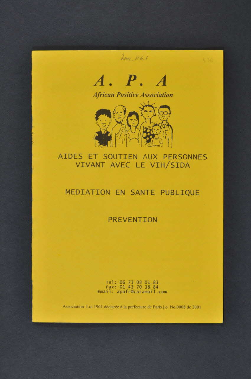 Dépliant AIDES ET SOUTIEN AUX PERSONNES VIVANT AVEC LE VIH/SIDA Île-de-France, France 2002 2002.116.1 Photo Mucem