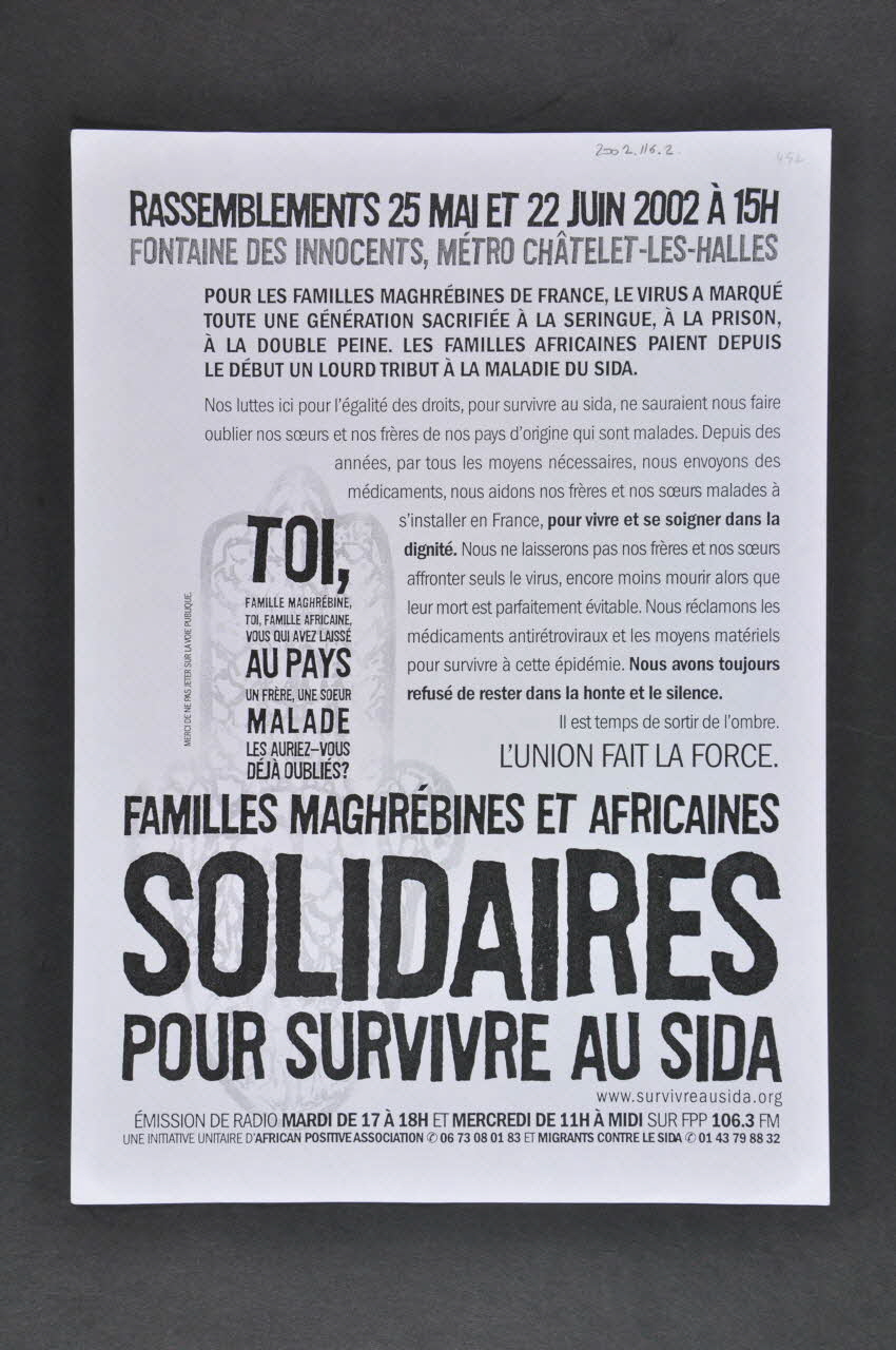 tract "Familles maghrébines et africaines solidaires pour survivre au sida." Île-de-France, France 2002/5/25 2002.116.2 Photo Mucem