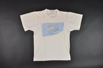 The Names Project Usa tee-shirt "The Names Project" USA 1996 2002.119.14  Photo Mucem