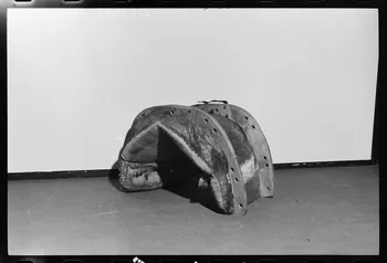 Alain Guey photographie Bât de mulet Ile-de-France, France 1971 Ph.1971.25.16 Photo