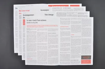 Chrétiens et Sida journal Chrétiens & sida. Numéro 10-11 : Vivre // au coeur des combats du sida / Vivre ensemble le désespoir / et une invincible espérance France 1995/11 2002.120.18.1-4 Photo Mucem