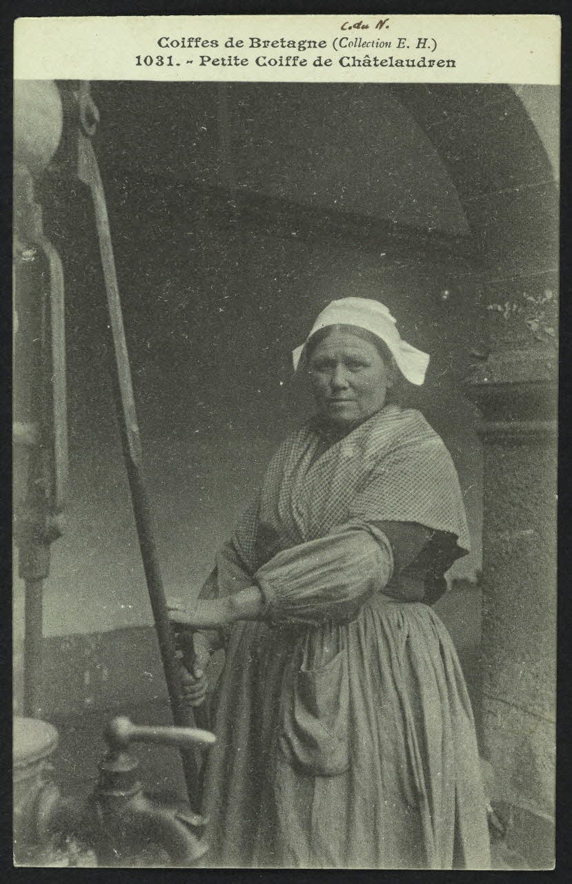 carte postale PETITE COIFFE DE CHATELAUDREN, COIFFES DE BRETAGNE 4P791  Photo