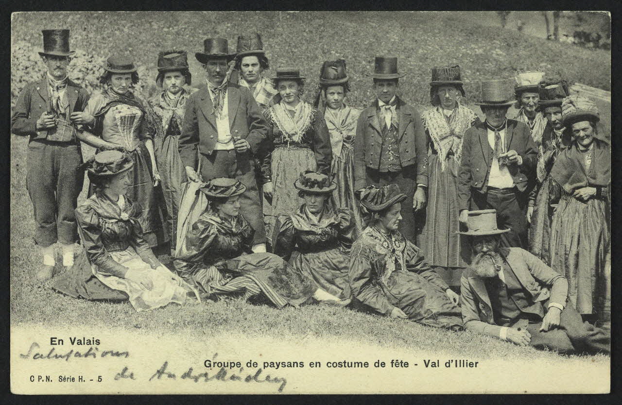 carte postale EN VALAIS, PAYSANS EN COSTUME DE FETE, VAL D'ILLIER 4P805 Photo
