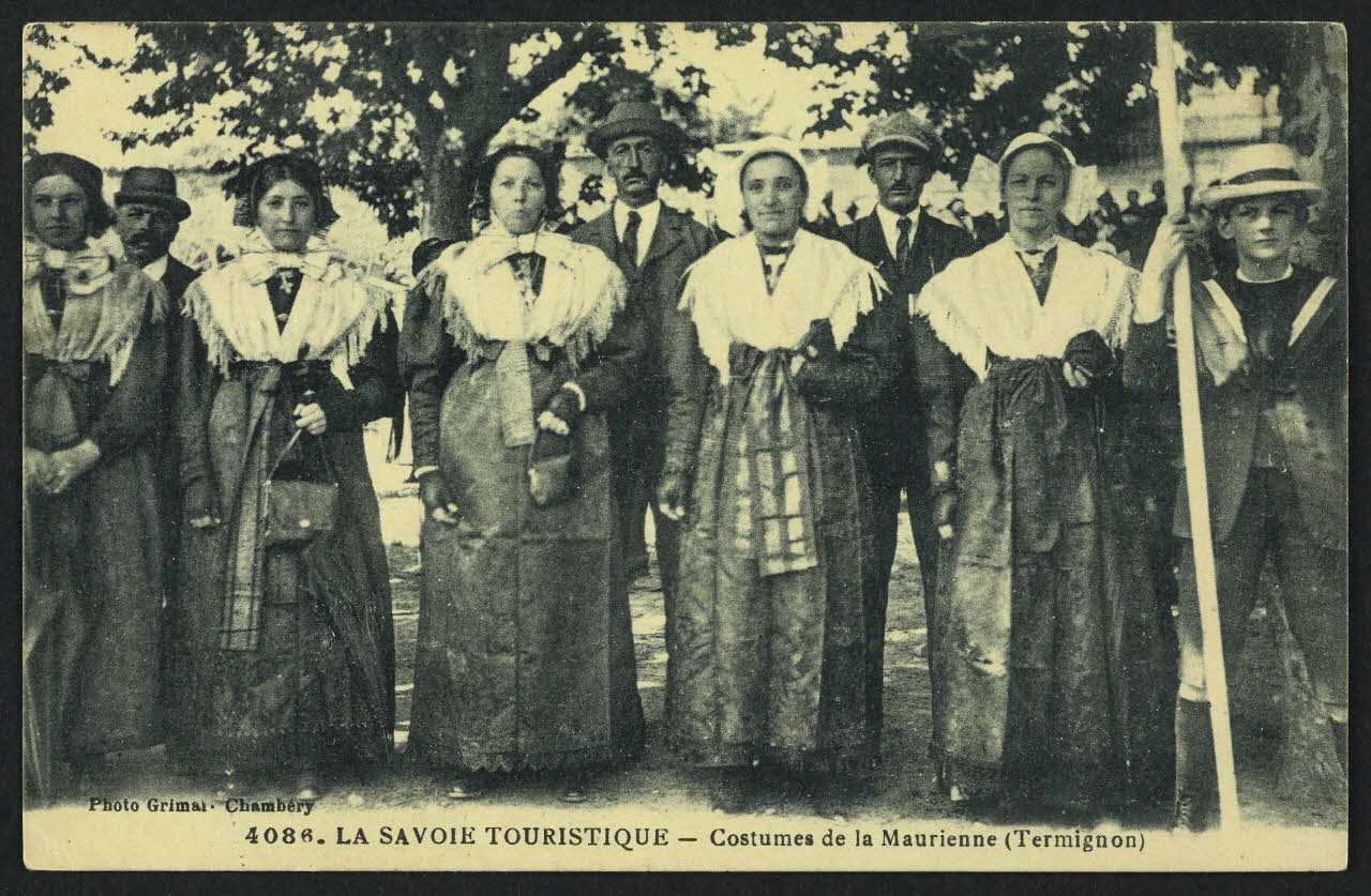 carte postale LA SAVOIE TOURISTIQUE, COSTUME DE LA MAURIENNE, TER. 4P807 Photo