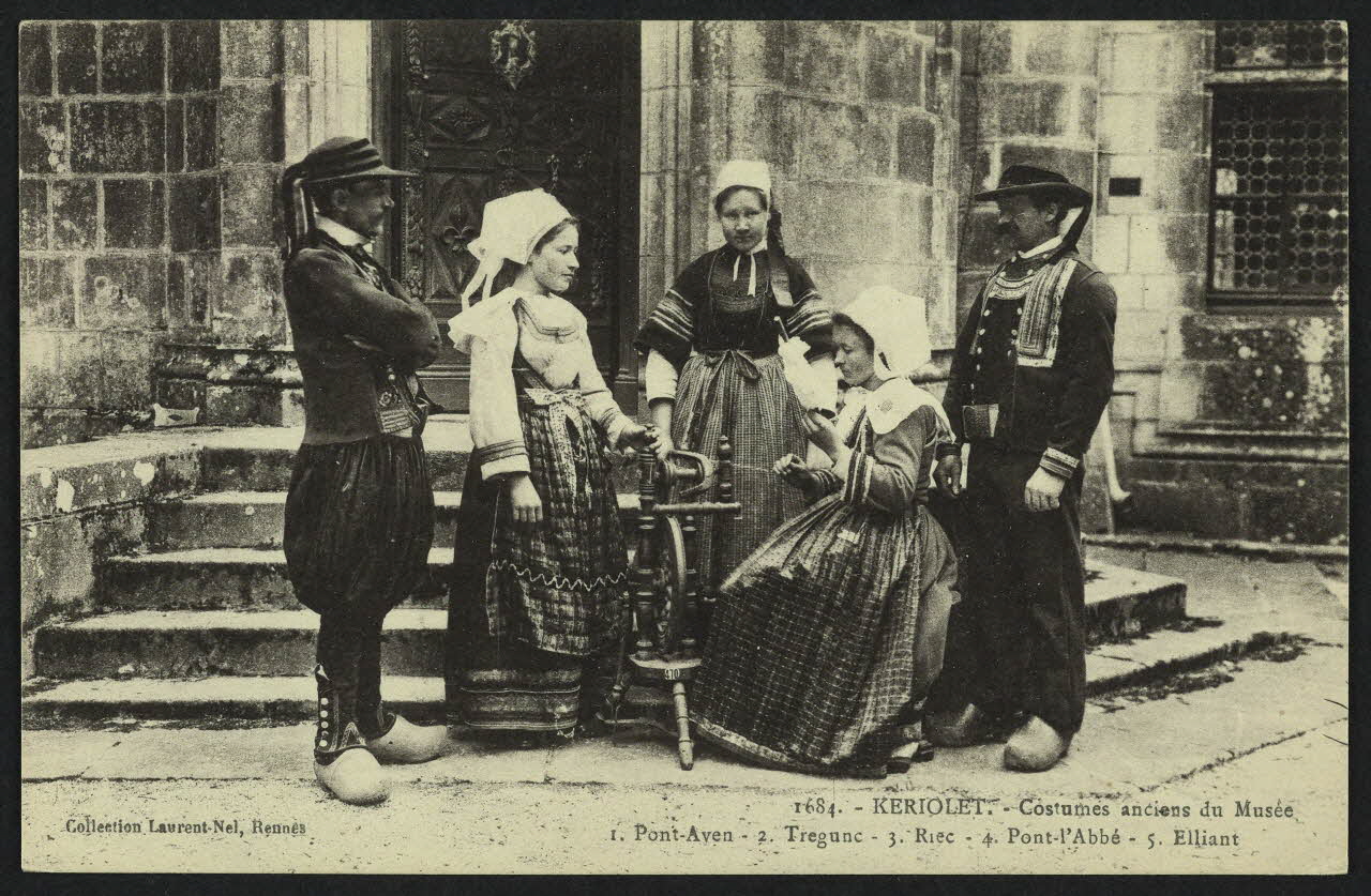 carte postale KERIOLET, COSTUMES ANCIENS DU MUSEE, PONT-AVEN, TREG 4P824 Photo