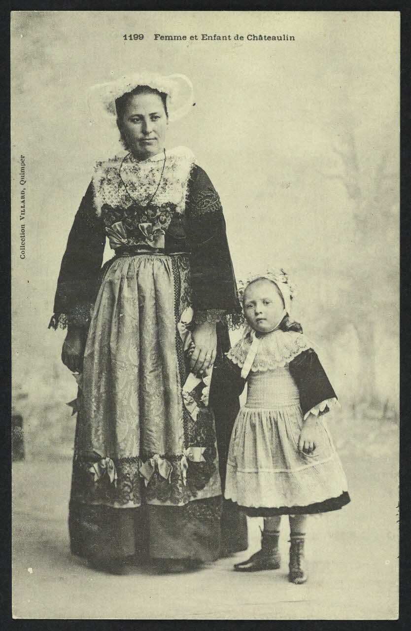carte postale FEMME ET ENFANT DE CHATEAULIN 4P847 Photo