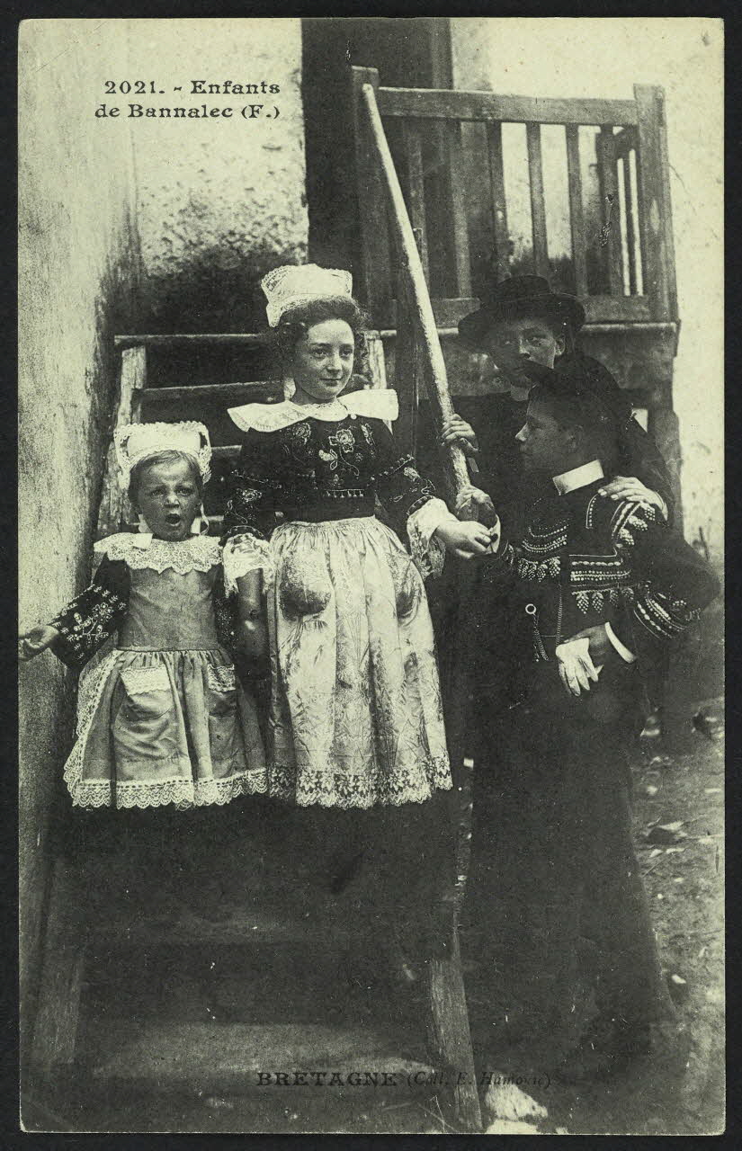 carte postale ENFANTS DE BANNALEC 4P853 Photo