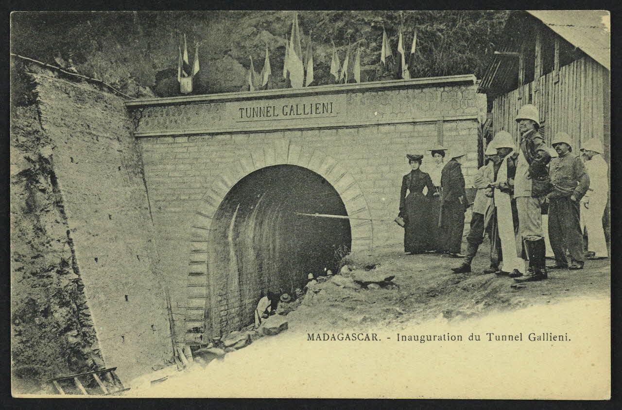 carte postale MADAGASCAR, INAUGURATION DU TUNNEL GALLIENI 4P874 Photo