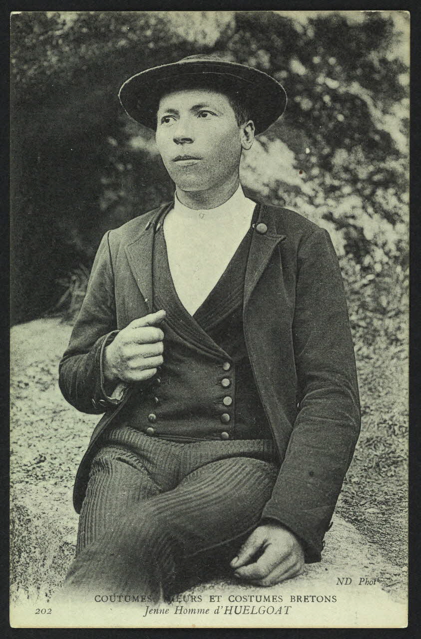 carte postale JEUNE HOMME D'HUELGOAT 4P893 Photo