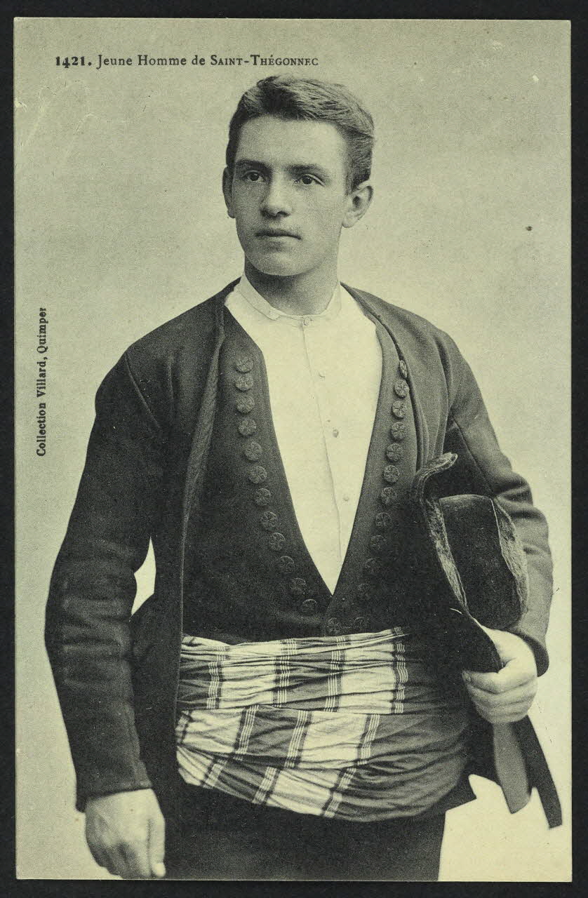 carte postale JEUNE HOMME DE SAINT-THEGONNEC 4P897 Photo