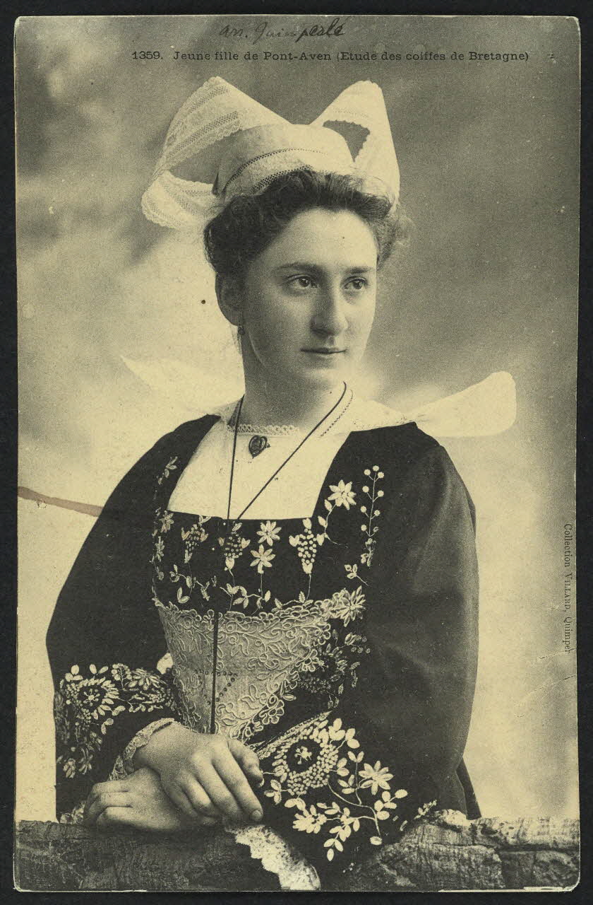 carte postale JEUNE FILLE DE PONT-AVEN 4P906 Photo