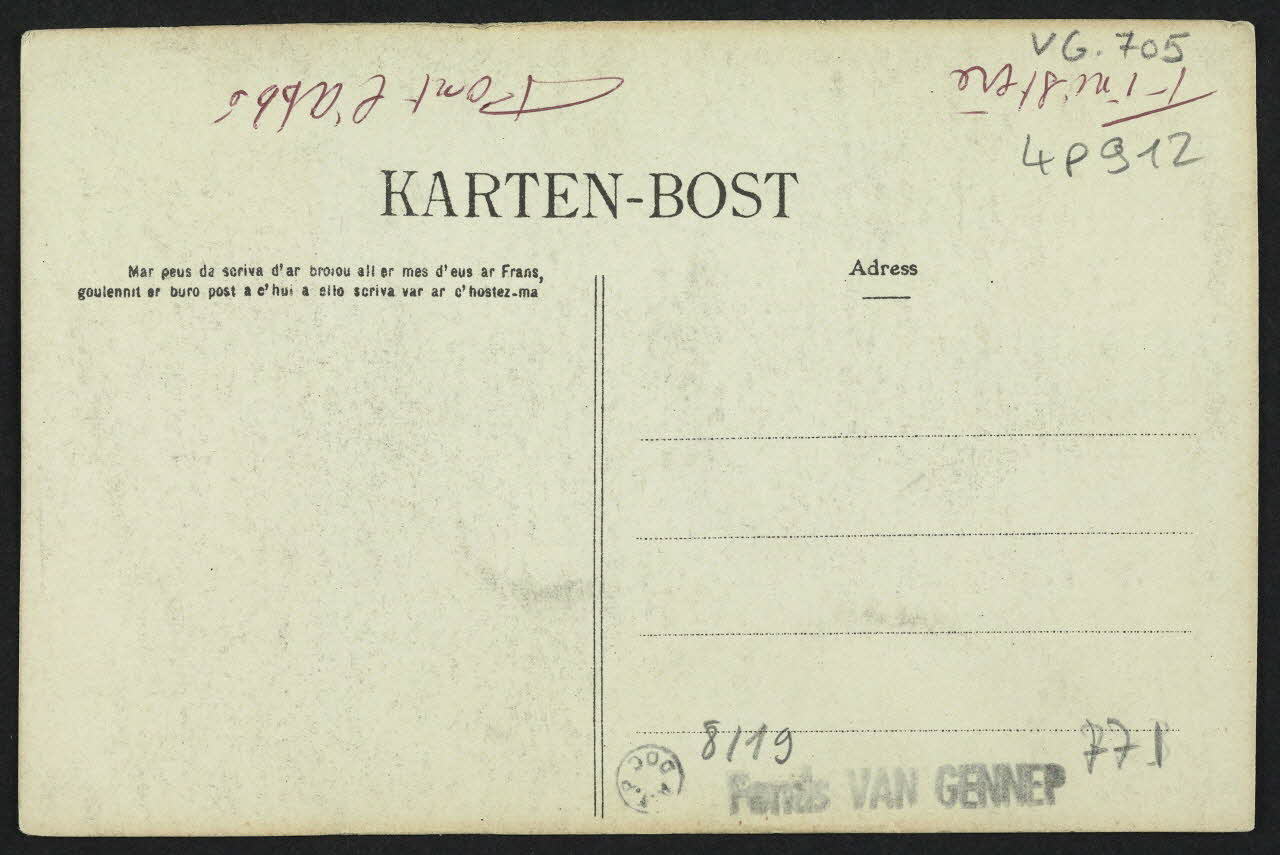 carte postale PONT-L'ABBE, UNE ELEGANTE 4P912 Photo