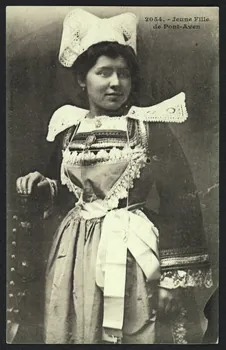 carte postale JEUNE FILLE DE PONT-AVEN 4P1013  Photo