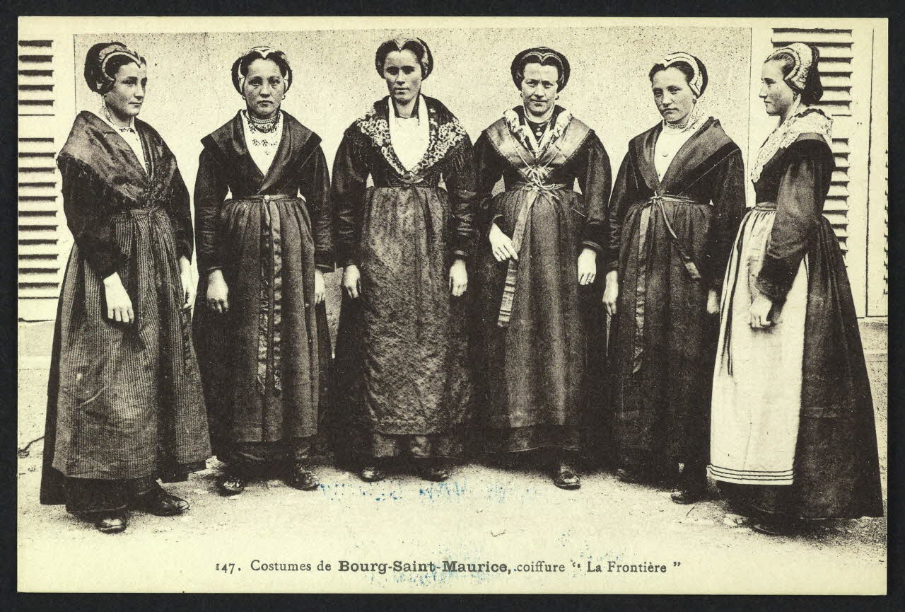 carte postale COSTUMES DE BOURG-SAINT-MAURICE, COIFFURE "LA FRONTIE 4P1049 Photo