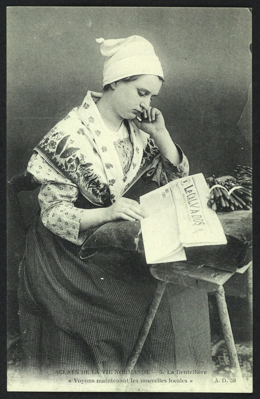 carte postale SCENES DE LA VIE NORMANDE, LA DENTELLIERE 4P1093 Photo