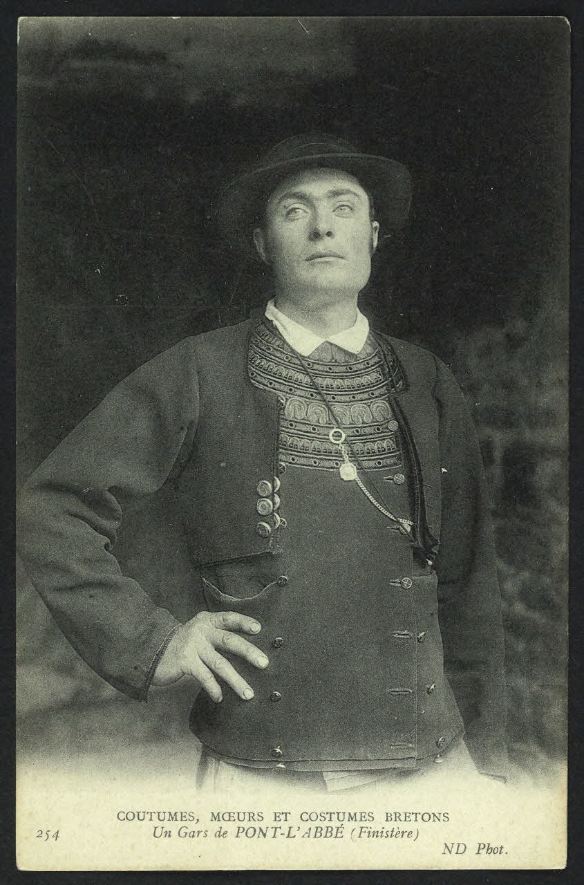 carte postale UN GARS DE PONT-L'ABBE 4P1130 Photo