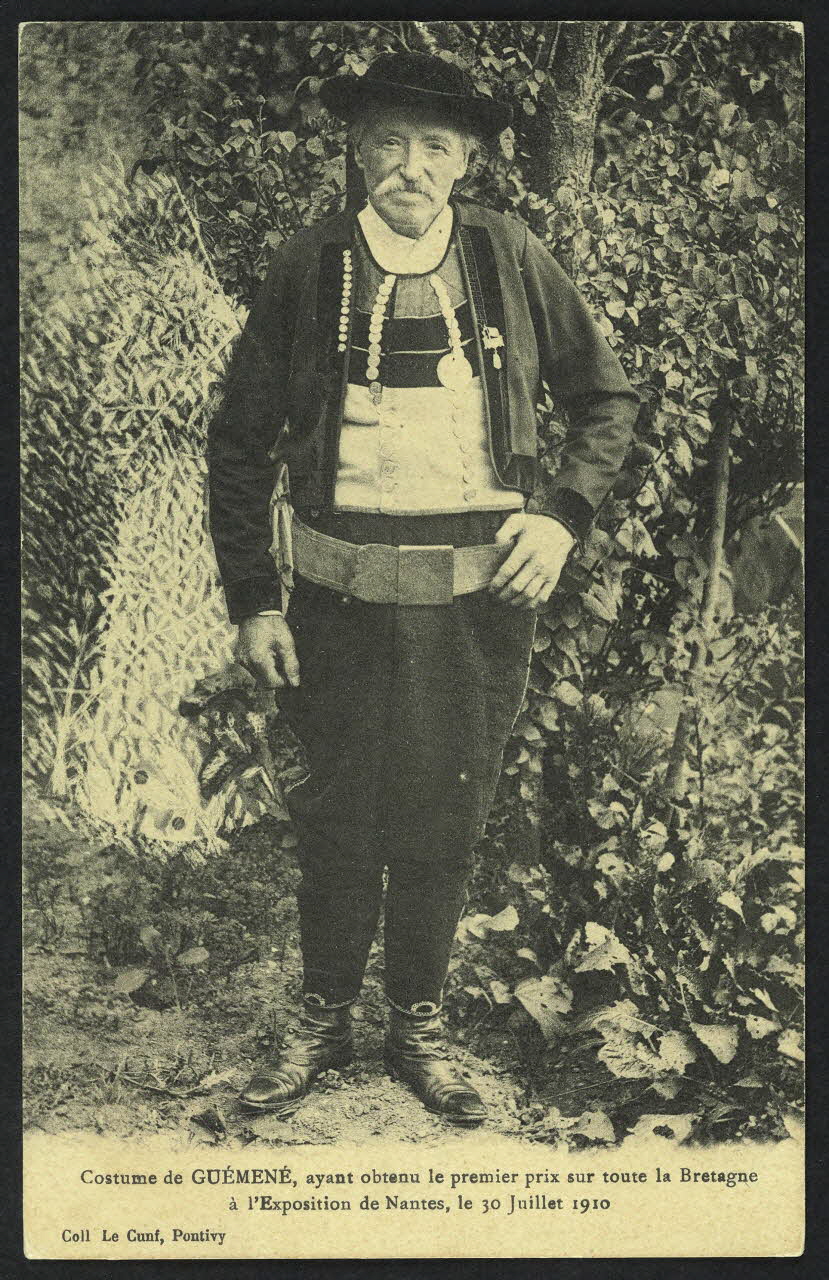 Le Cunf carte postale COSTUME DE GUEMENE, EXPOSITION DE NANTES Morbihan 1910 4P1188 Photo