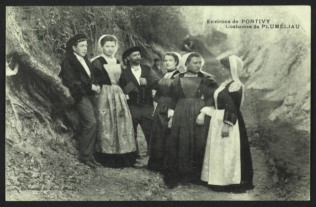 carte postale ENVIRONS DE PONTIVY, COSTUMES DE PLUMELIAU 4P1218 Photo