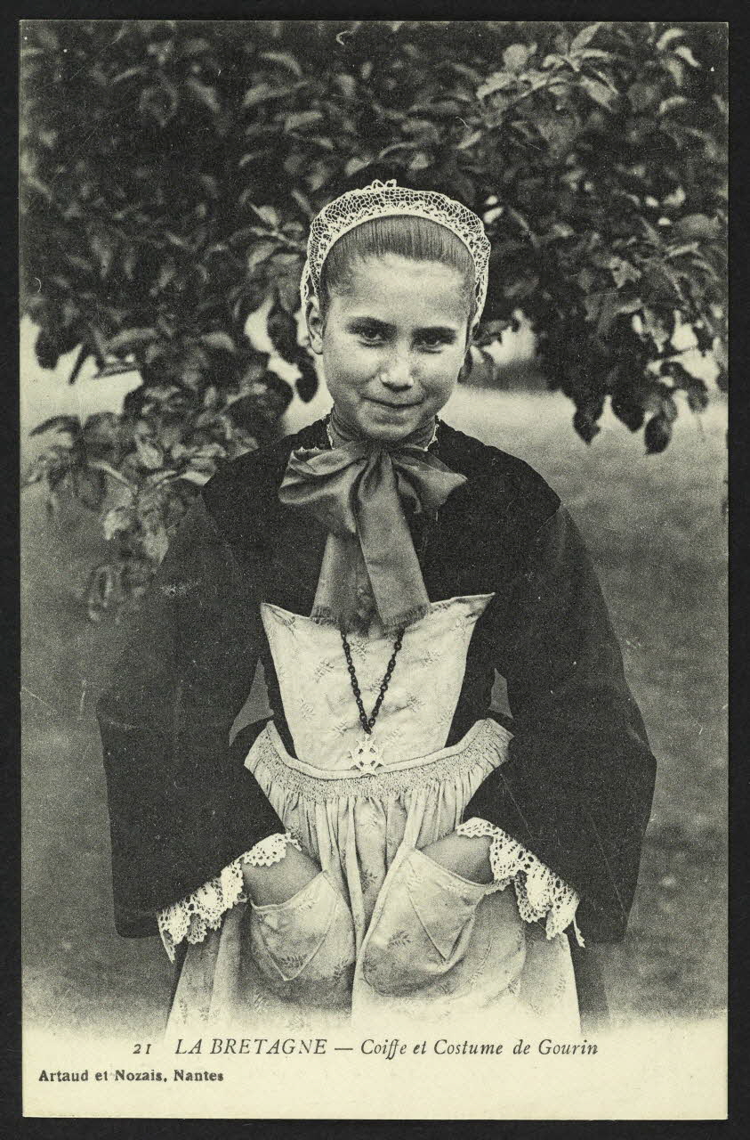 carte postale COIFFE ET COSTUME DE GOURIN 4P1226 Photo