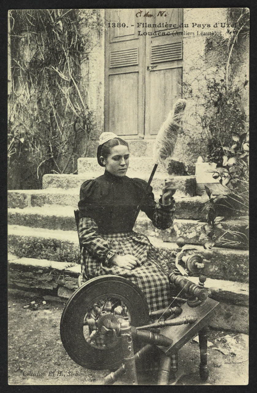 carte postale FILANDIERE DU PAYS D'UZEL LOUDEAC (ATELIER LEAUTE) 4P1287 Photo