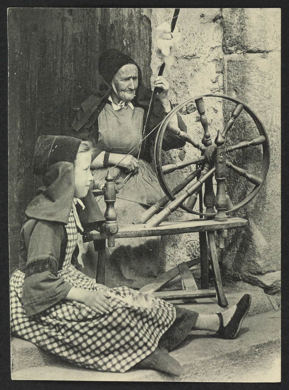 carte postale COSTUME DE FEMME 4P1289 Photo