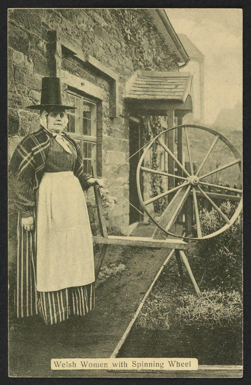 carte postale WELSH WOMEN WITH SPINNING WHEEL 4P1294 Photo