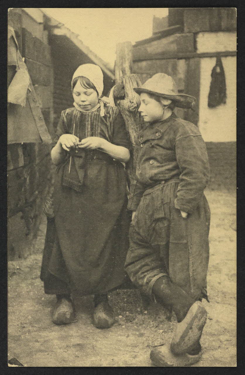 carte postale SI L'AMOUR Y DEMEURE, L'HABITANT EST HEUREUX 4P1330 Photo