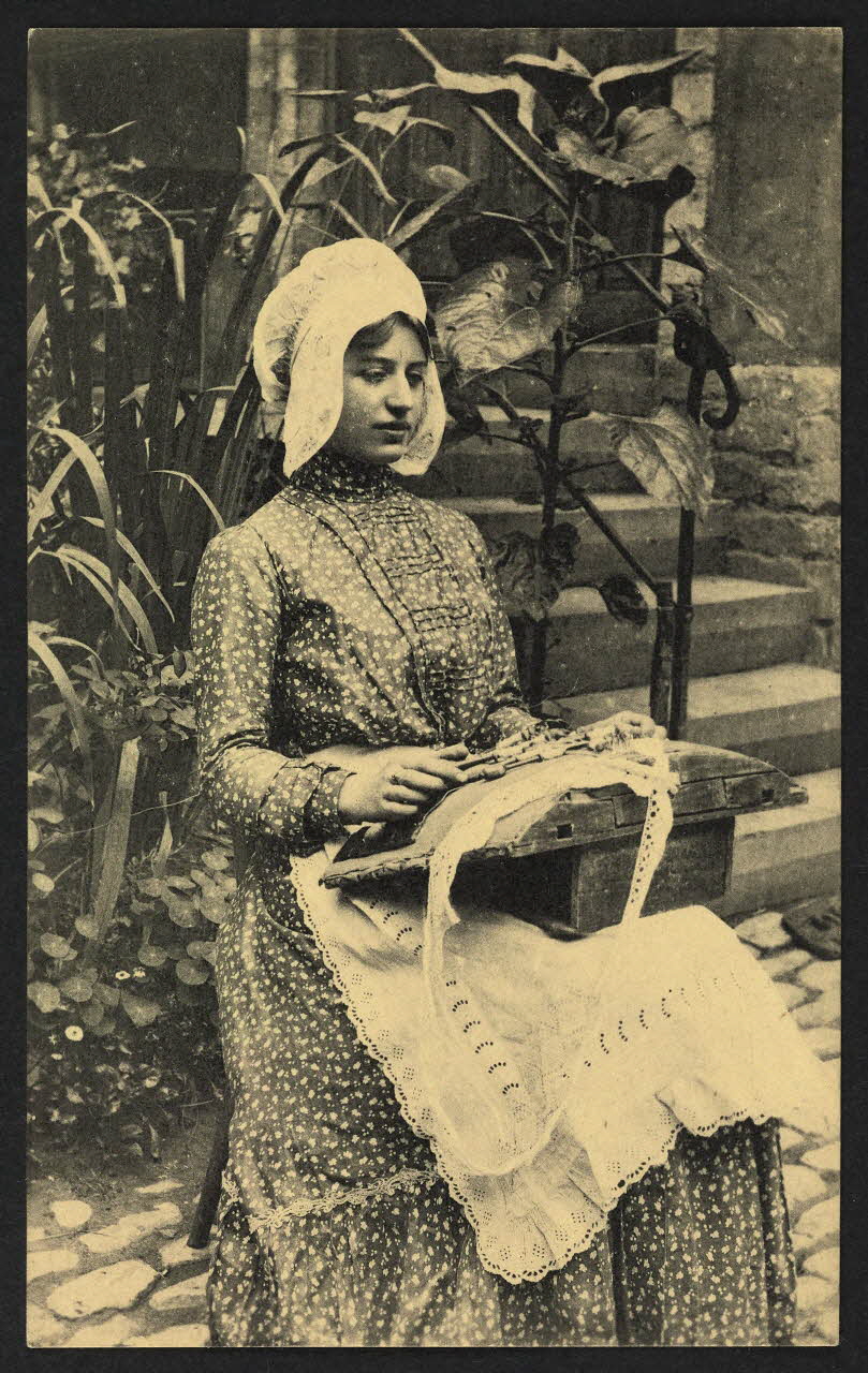 carte postale DENTELLIERE FLAMANDE 4P1347 Photo