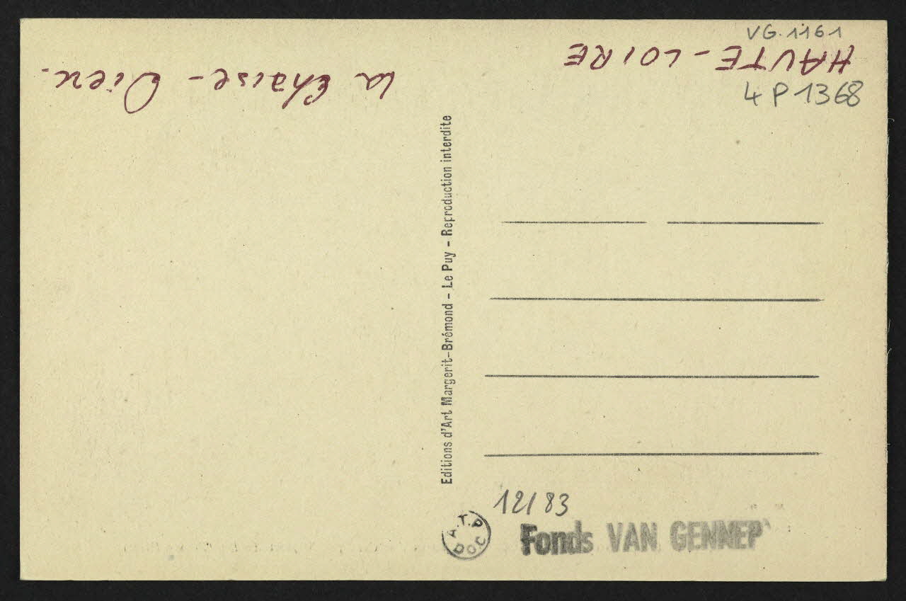carte postale UN GROUPE DE DENTELLIERES SOUS L'OMBRAGE 4P1368 Photo