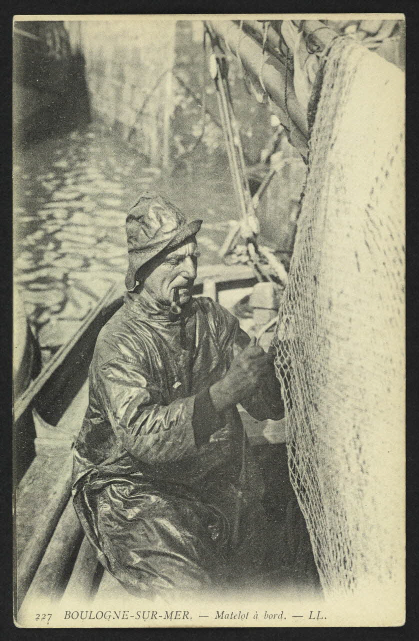 carte postale BOULOGNE-SUR-MER, MATELOT A BORD 4P1382 Photo