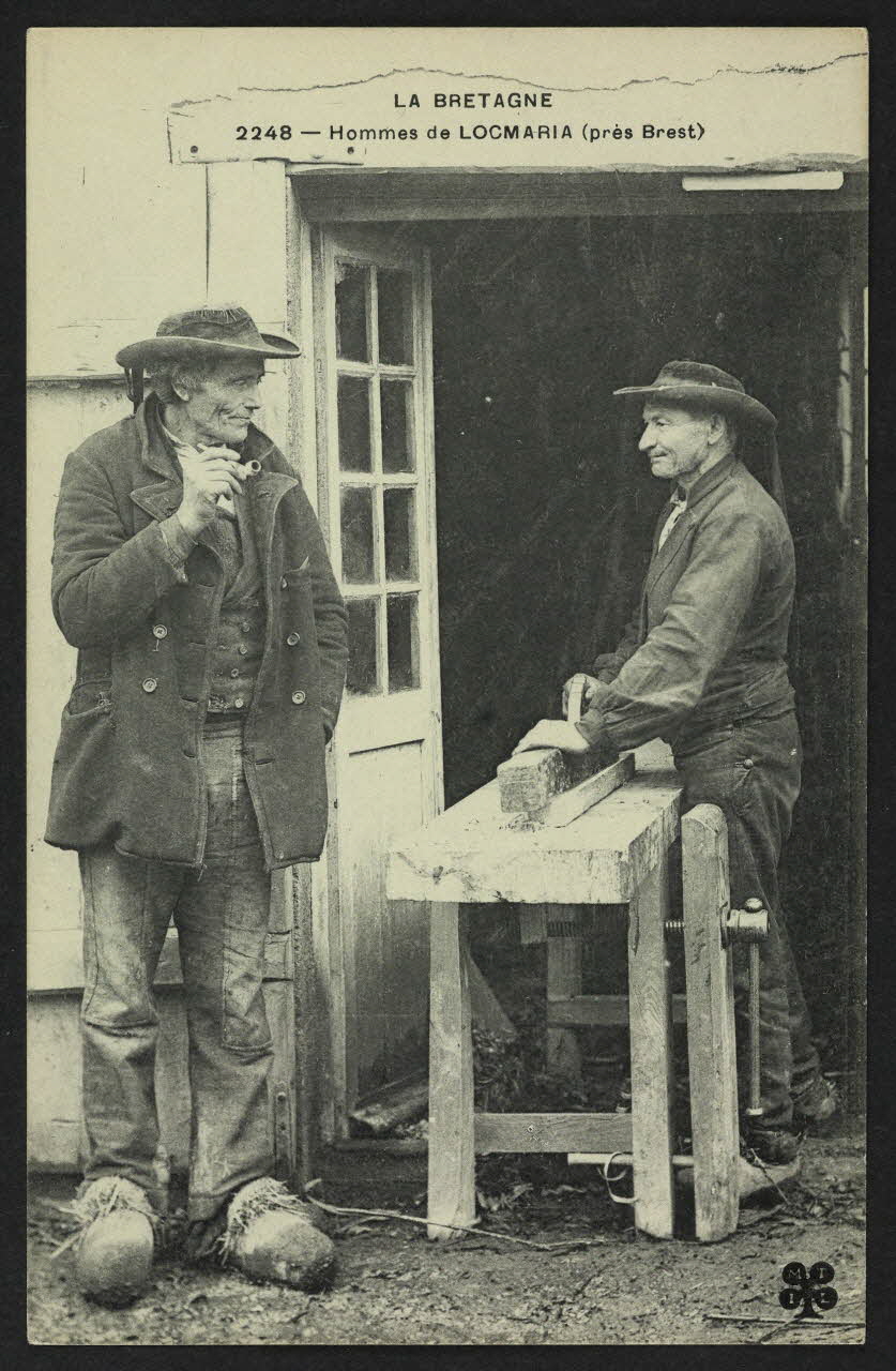 carte postale LA BRETAGNE, HOMMES DE LOCMARIA (PRES BREST) 4P1406 Photo