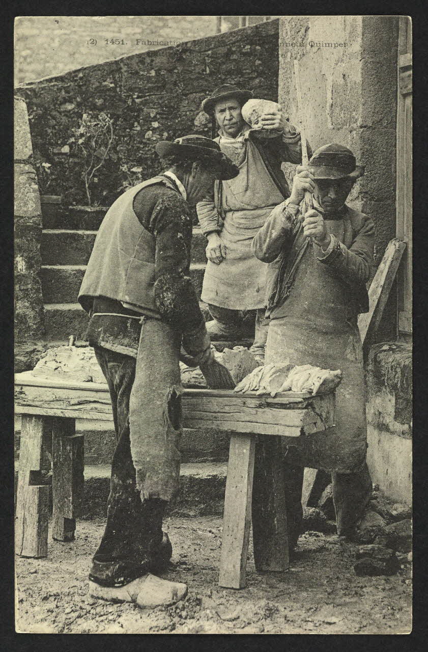 carte postale FABRICATION DE LA FAIENCE BRETONNE 4P1434 Photo