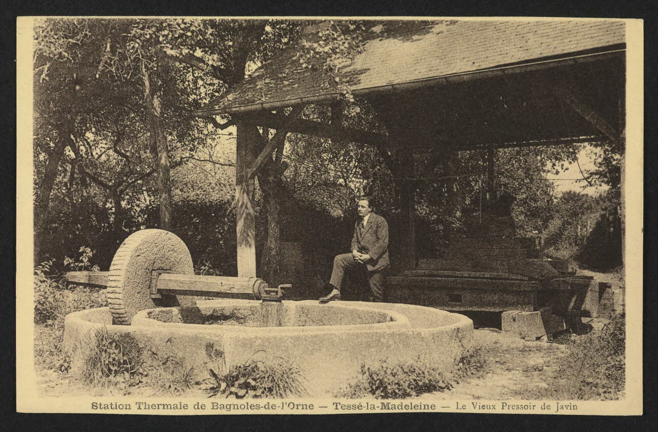 carte postale BAGNOLES-DE-L'ORNE, LE VIEUX PRESSOIR DE JAVIN 4P1459 Photo