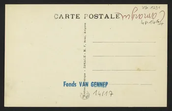 carte postale GARDIANS ET GARDIANETOS DES STES-MARIES-DE-LA-MER EN CAMARGUE CONDUISANT UN TROUPEAU DE TAUREAUX 4P1494 Photo