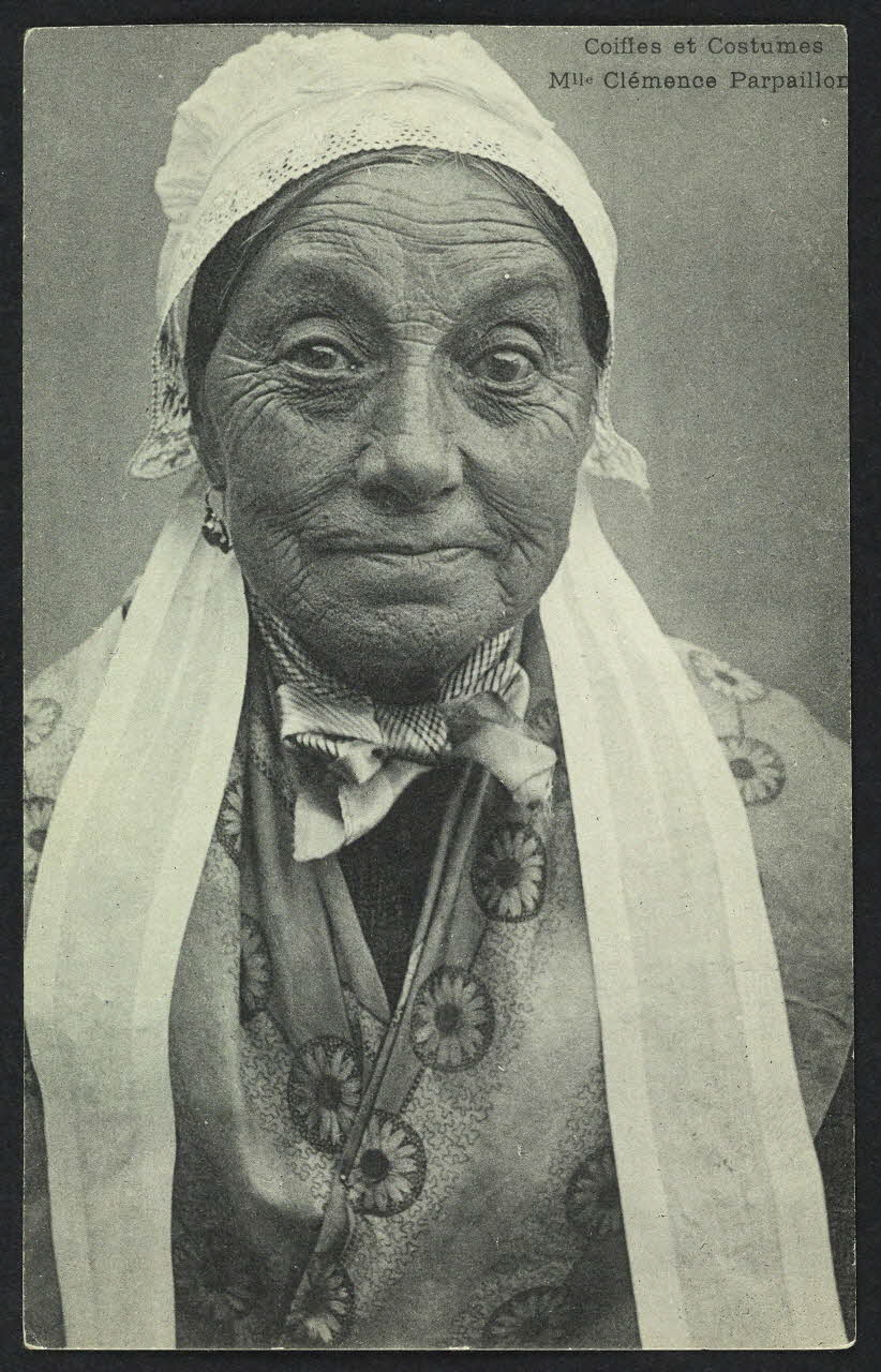 carte postale MELLE CLEMENCE PARPAILLON 4P955 Photo