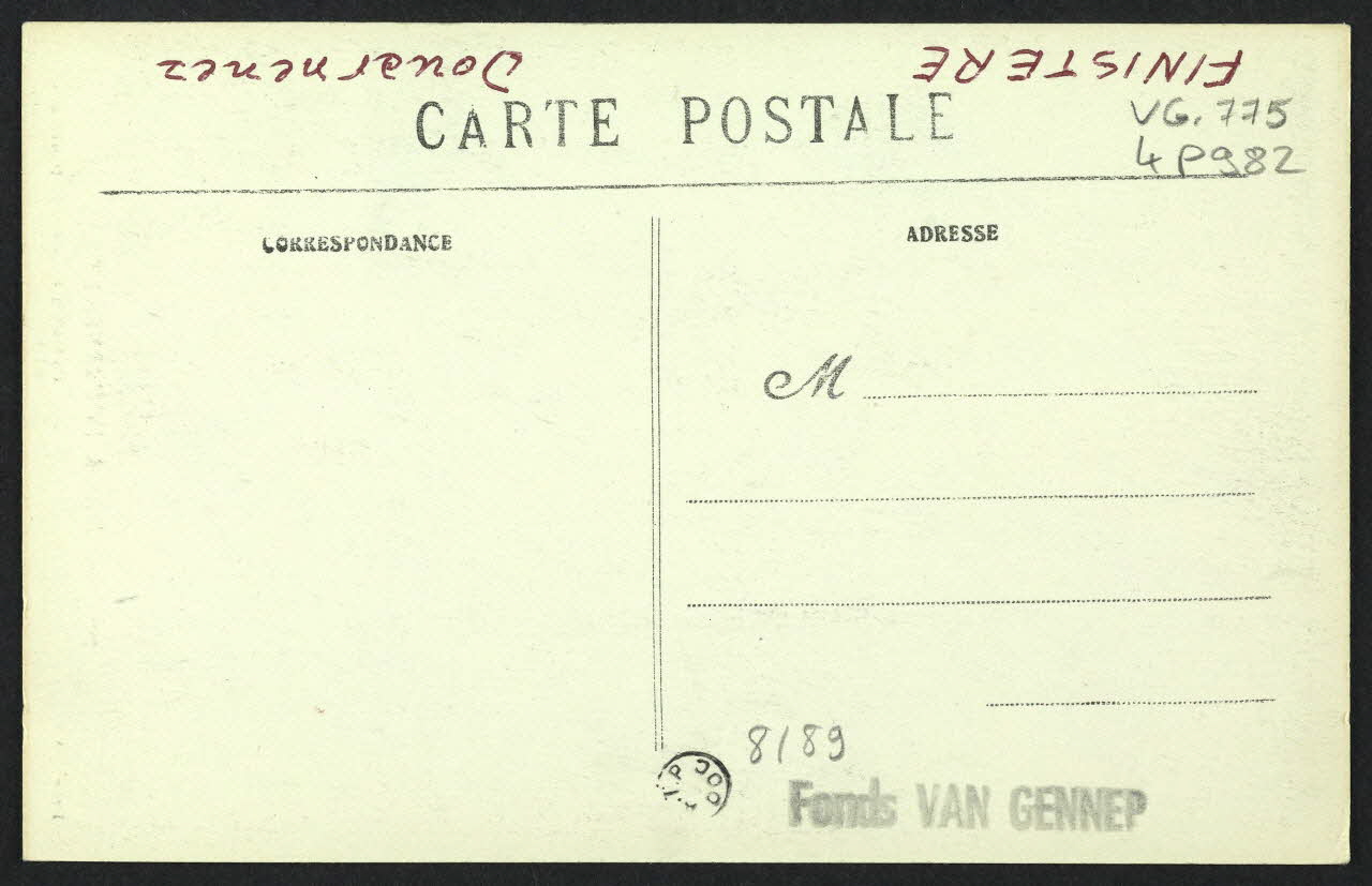 carte postale JEUNES FILLES DE DOUARNENEZ 4P982 Photo