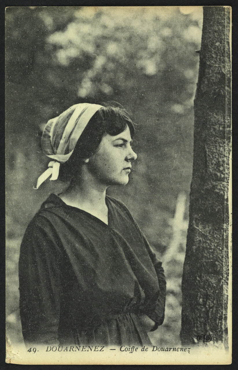 carte postale COIFFE DE DOUARNENEZ 4P984 Photo