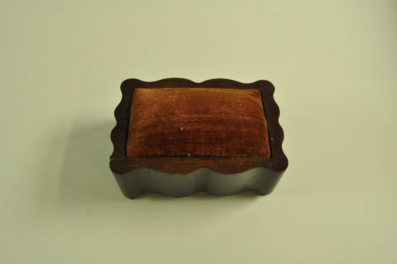 Alain Pierre Prie Dieu miniature de poche Prie dieu de poche France 2002 2002.122.11 Photo Mucem