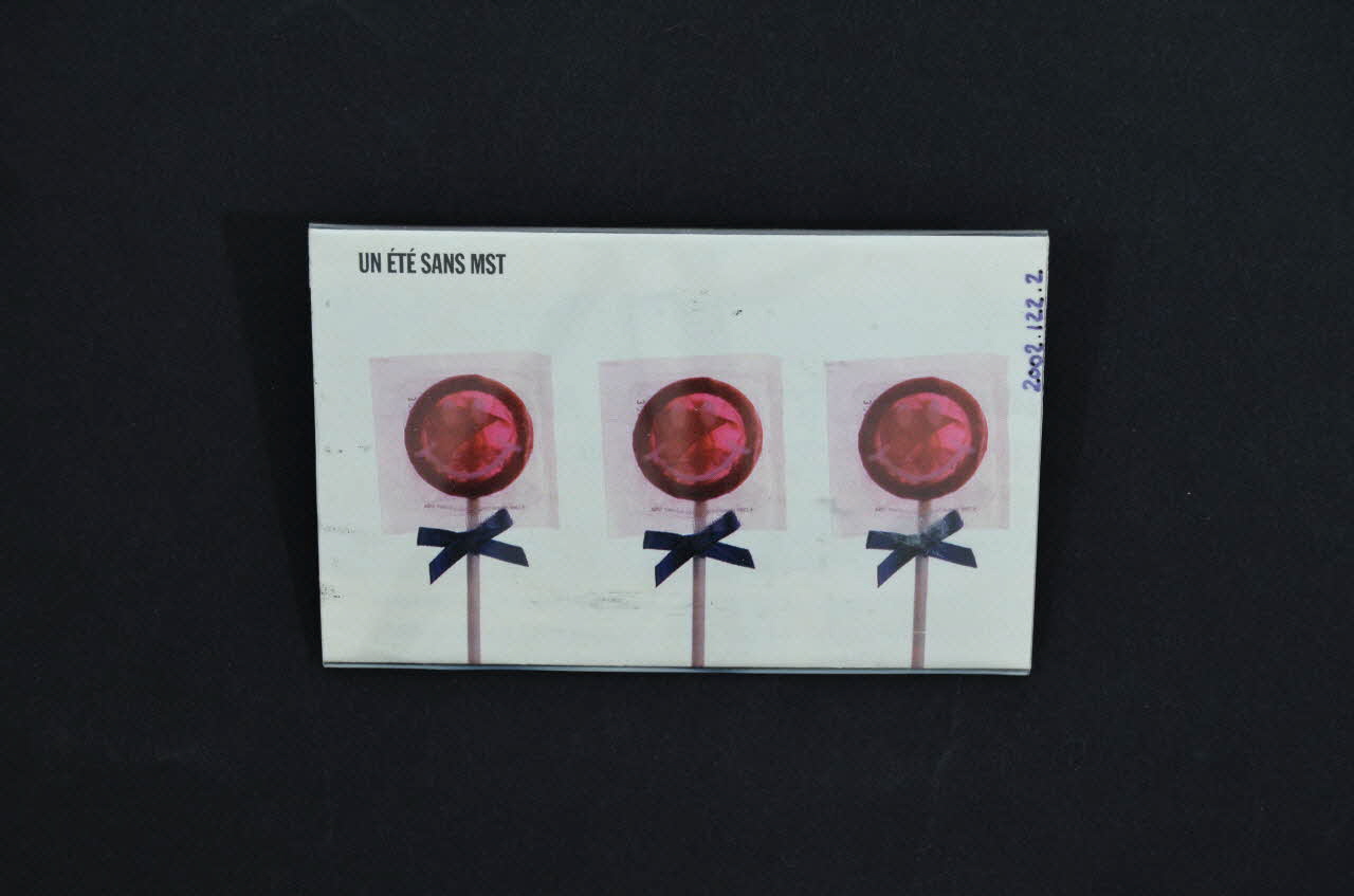 Soeurs de la Perpétuelle Indulgence - San Francisco ; Alain Pierre badge "Un été sans MST" France 2001 2002.122.2 Photo Mucem