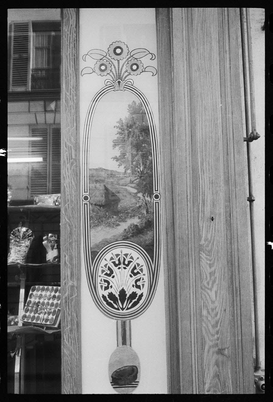 Pierre-Yves Catel photographie MNATP. Enquête "Boutiques" Ile-de-France, France 1972/3/1 Ph.1972.76.10 Photo